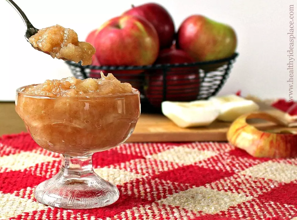 Homemade Chunky Applesauce - So easy to make at home. Delicious and with no added sugar!