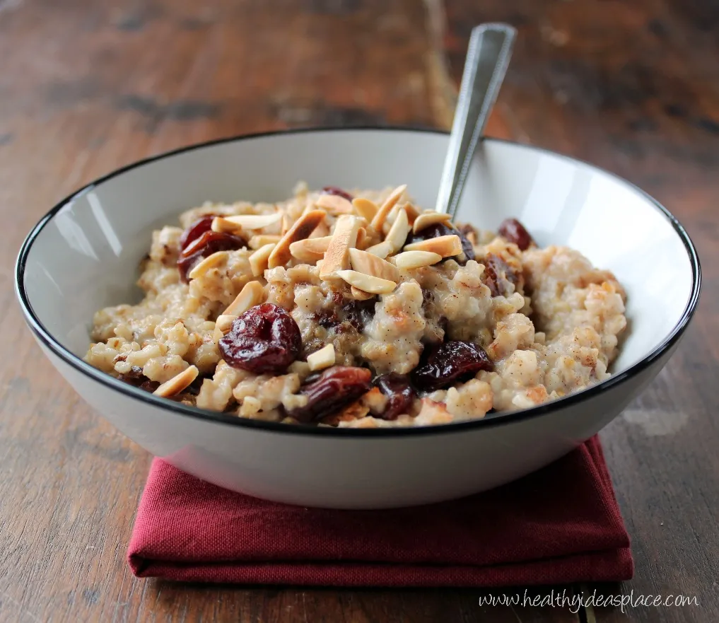 Cherry vanilla overnight oats