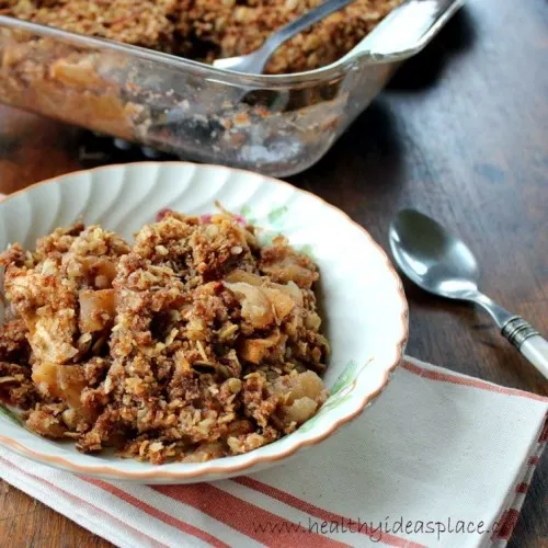 Maple Walnut Apple Crisp -Maple Walnut Apple Crisp - sweet, soft-cooked apples with a crunchy oat and walnut topping. Throw in a little maple syrup and you have a dessert recipe no one can resist! So good!