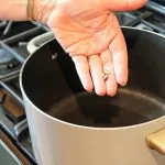 How to make popcorn on the Stovetop