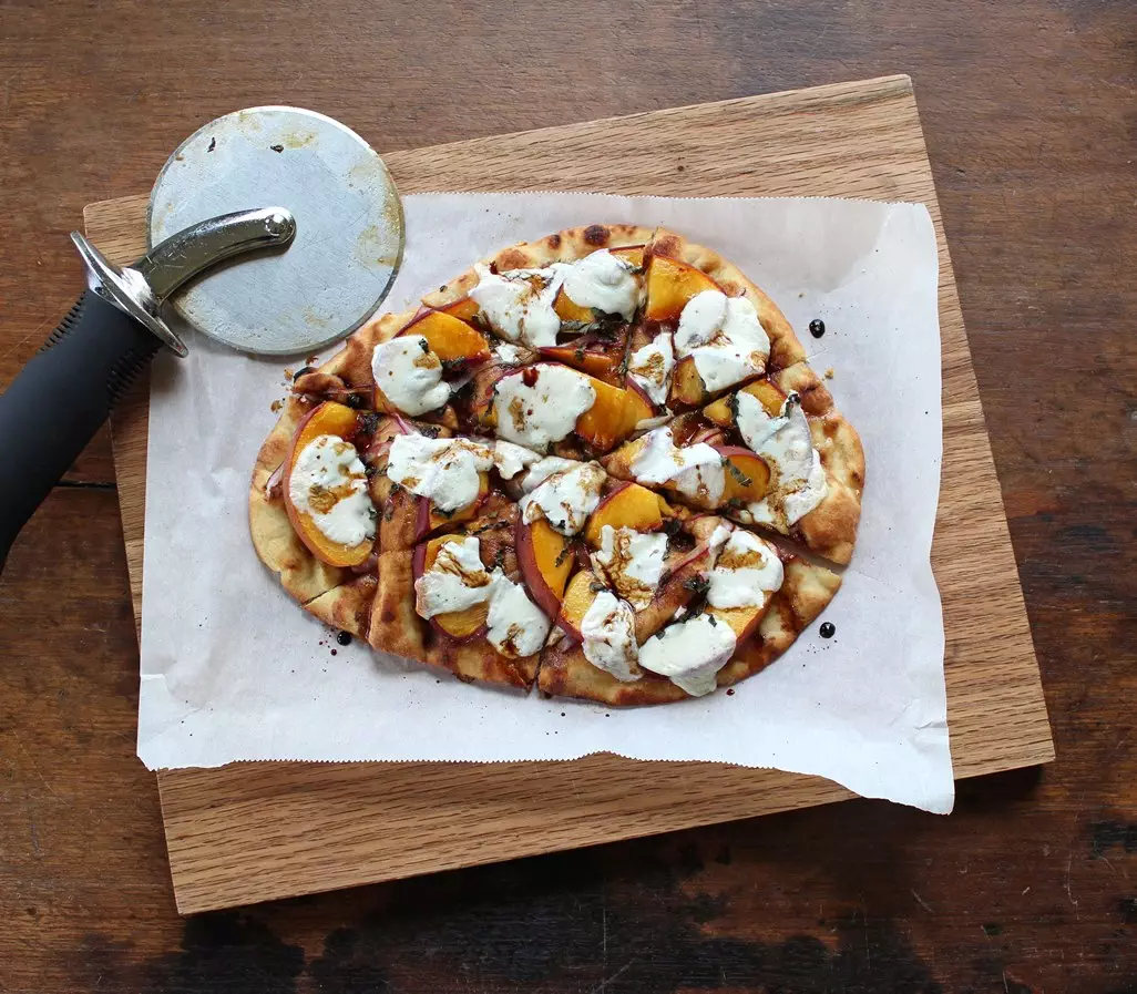 Naan Pizza with Peaches, Basil, and Fresh Mozzarella - Easy to make and healthy, Naan bread is topped with peaches, basil, and fresh mozzarella. Delicious!