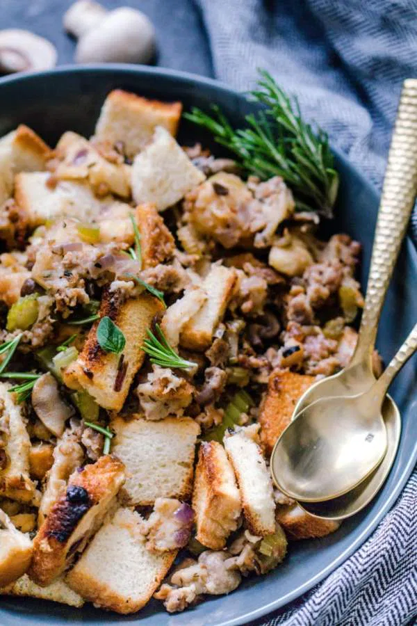 47 Healthy Thanksgiving Sides - If you’re looking for a healthier Thanksgiving side dish, look no further! Here’s a collection of 47 delicious and healthy Thanksgiving sides – all dietitian approved. You’ll find anything from cranberries to potatoes to salads and more. Best of all, you can make these recipes at Christmas too!