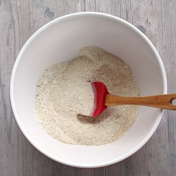dry ingredients for muffins in bowl